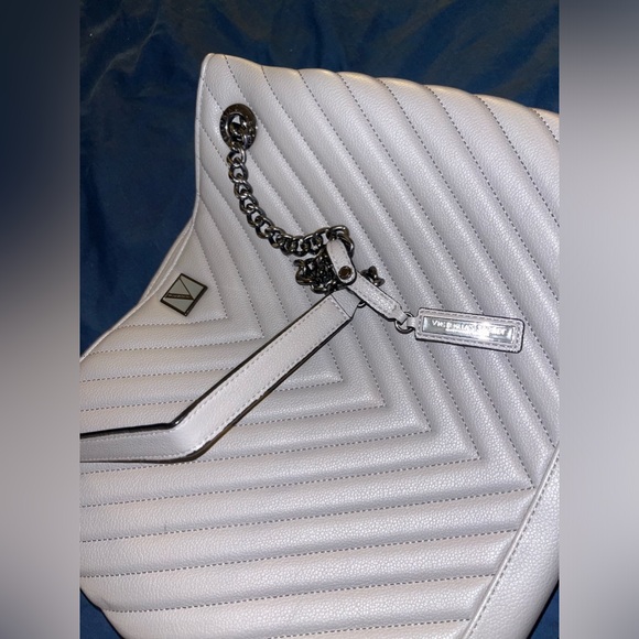 Victoria’s secret chain shoulder tote bag, color grey, size large tote. - Picture 3 of 4